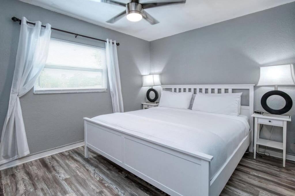 Sunset Beach Suites At Madeira Beach! Pet Friendly With Summer Breezes! - Suite 6 St. Pete Beach Exterior photo