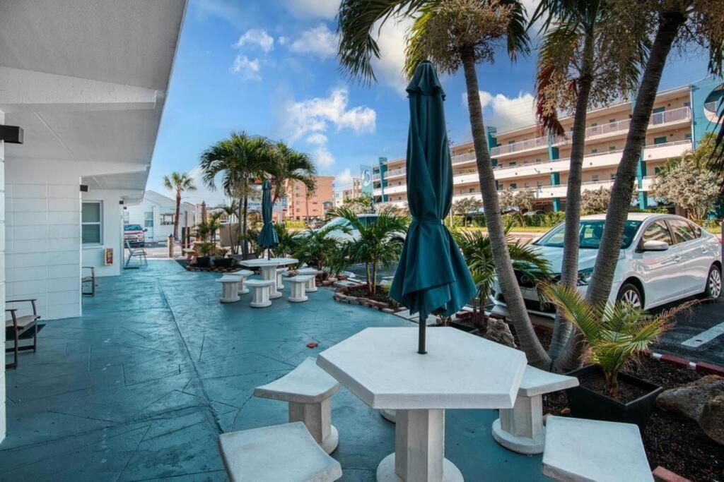 Sunset Beach Suites At Madeira Beach! Pet Friendly With Summer Breezes! - Suite 6 St. Pete Beach Exterior photo