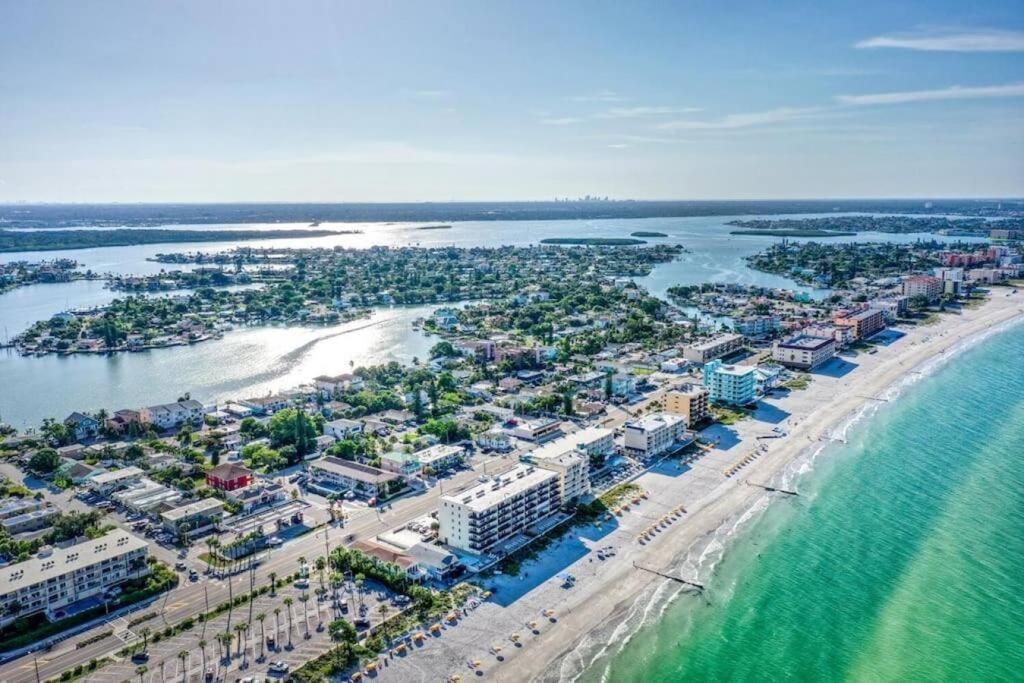Sunset Beach Suites At Madeira Beach! Pet Friendly With Summer Breezes! - Suite 6 St. Pete Beach Exterior photo